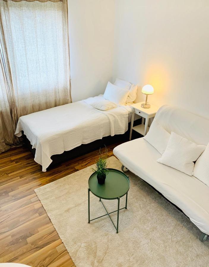 Top Renoviertes Apartement In Bester Lage Von Homburg- 5 Fussminuten Zur Uniklinik Homburg  Ngoại thất bức ảnh